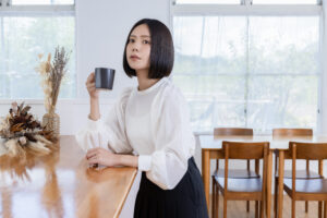 asuiro（あすいろ）は、コーヒーやキッチンツール、暮らしの道具を紹介するライフスタイルメディア。日々の暮らしに、やさしい彩りと小さな豊かさをお届けします。