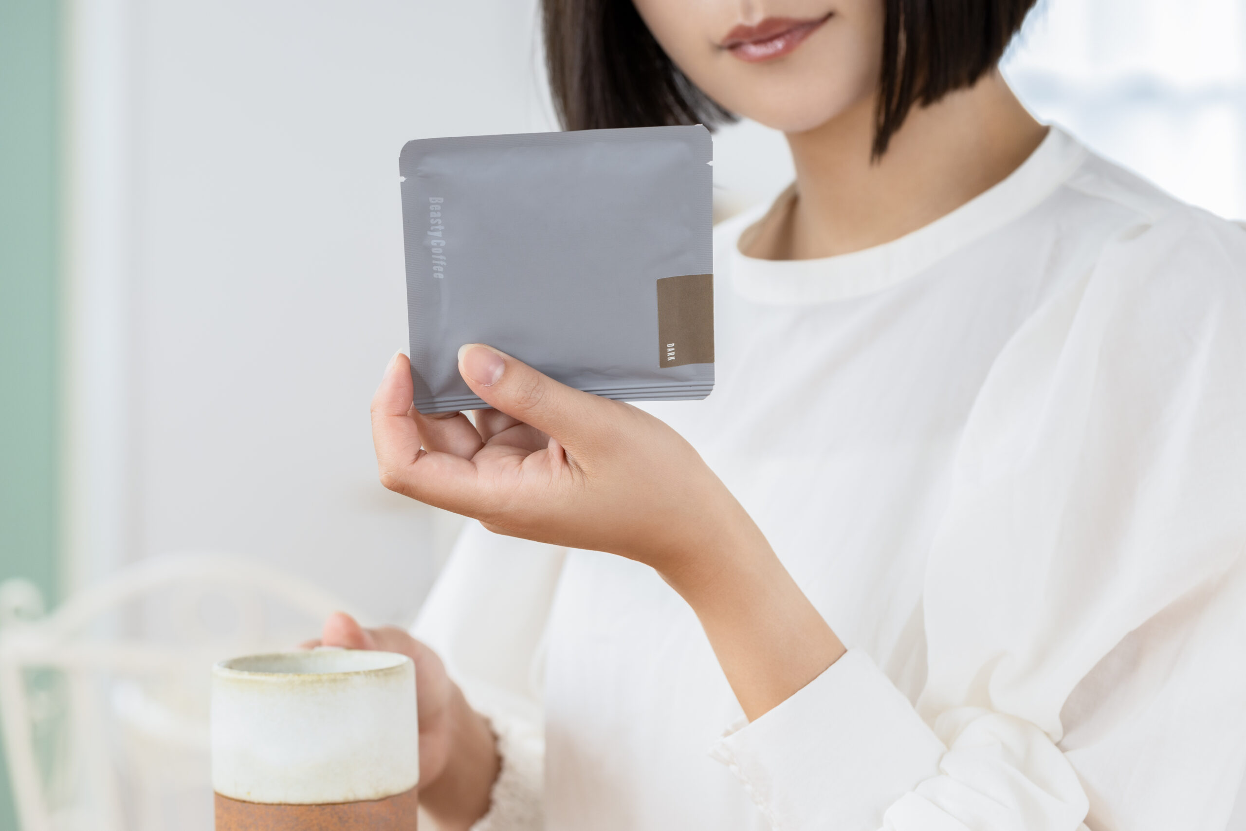 asuiro（あすいろ）は、コーヒーやキッチンツール、暮らしの道具を紹介するライフスタイルメディア。日々の暮らしに、やさしい彩りと小さな豊かさをお届けします。