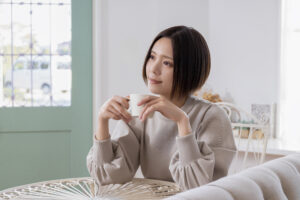 asuiro（あすいろ）は、コーヒーやキッチンツール、暮らしの道具を紹介するライフスタイルメディア。日々の暮らしに、やさしい彩りと小さな豊かさをお届けします。