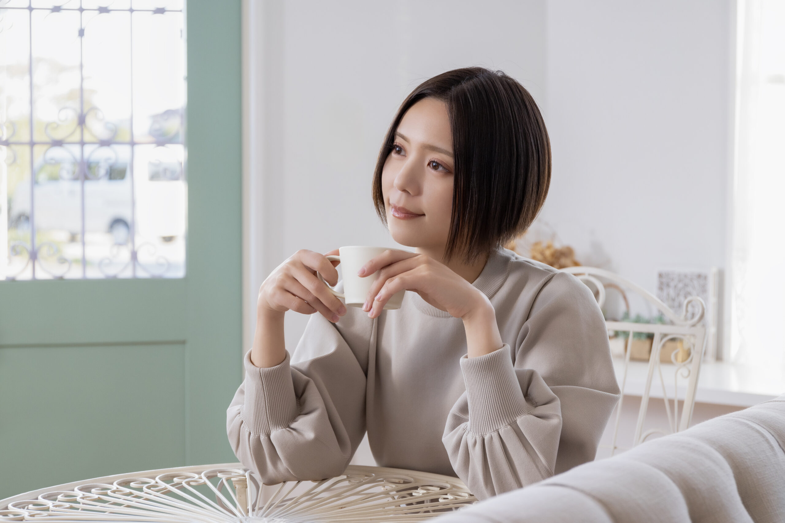 asuiro（あすいろ）は、コーヒーやキッチンツール、暮らしの道具を紹介するライフスタイルメディア。日々の暮らしに、やさしい彩りと小さな豊かさをお届けします。