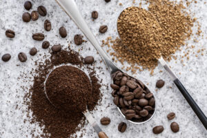 asuiro（あすいろ）は、コーヒーやキッチンツール、暮らしの道具を紹介するライフスタイルメディア。日々の暮らしに、やさしい彩りと小さな豊かさをお届けします。