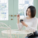 asuiro（あすいろ）は、コーヒーやキッチンツール、暮らしの道具を紹介するライフスタイルメディア。日々の暮らしに、やさしい彩りと小さな豊かさをお届けします。
