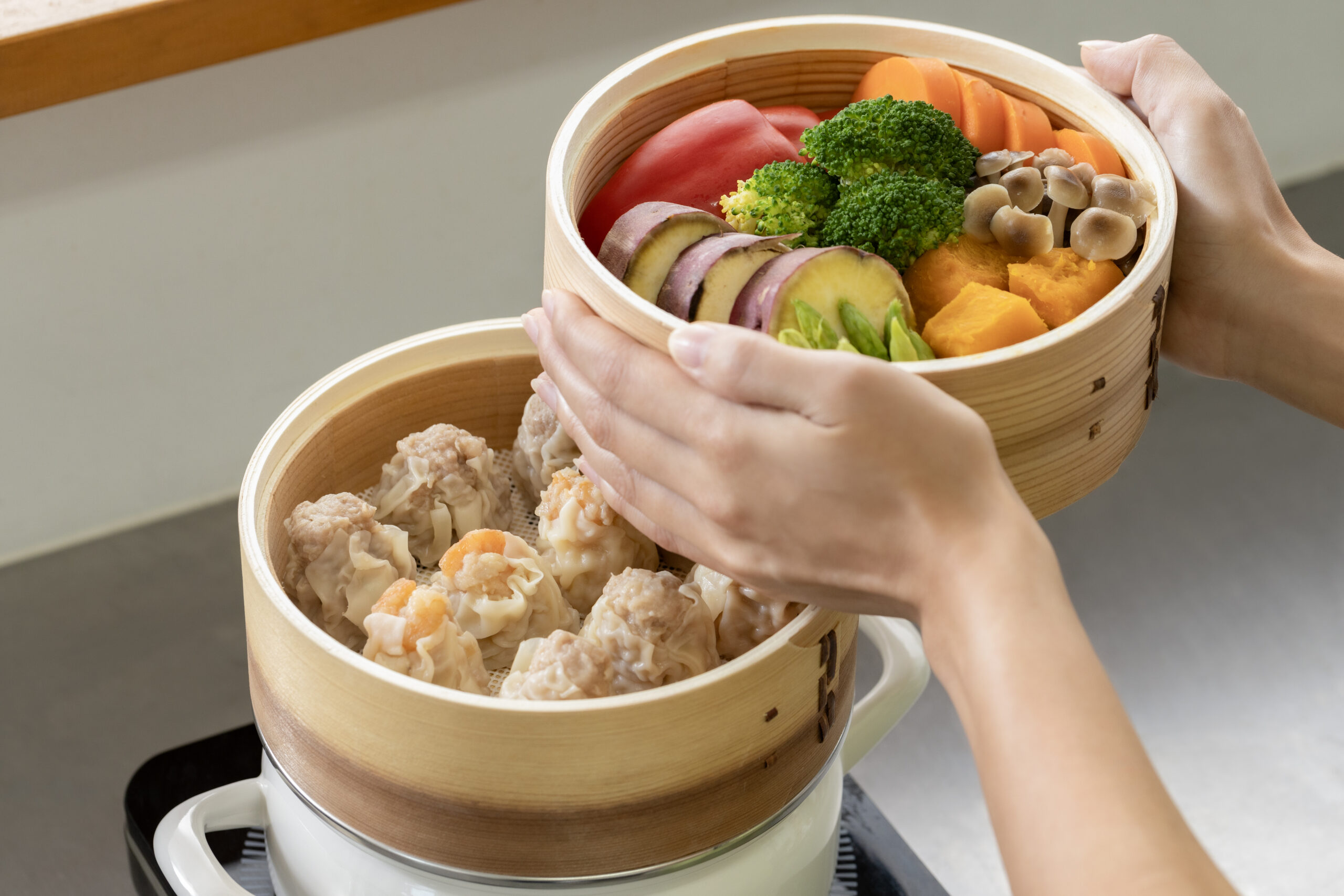 asuiro（あすいろ）は、コーヒーやキッチンツール、暮らしの道具を紹介するライフスタイルメディア。日々の暮らしに、やさしい彩りと小さな豊かさをお届けします。