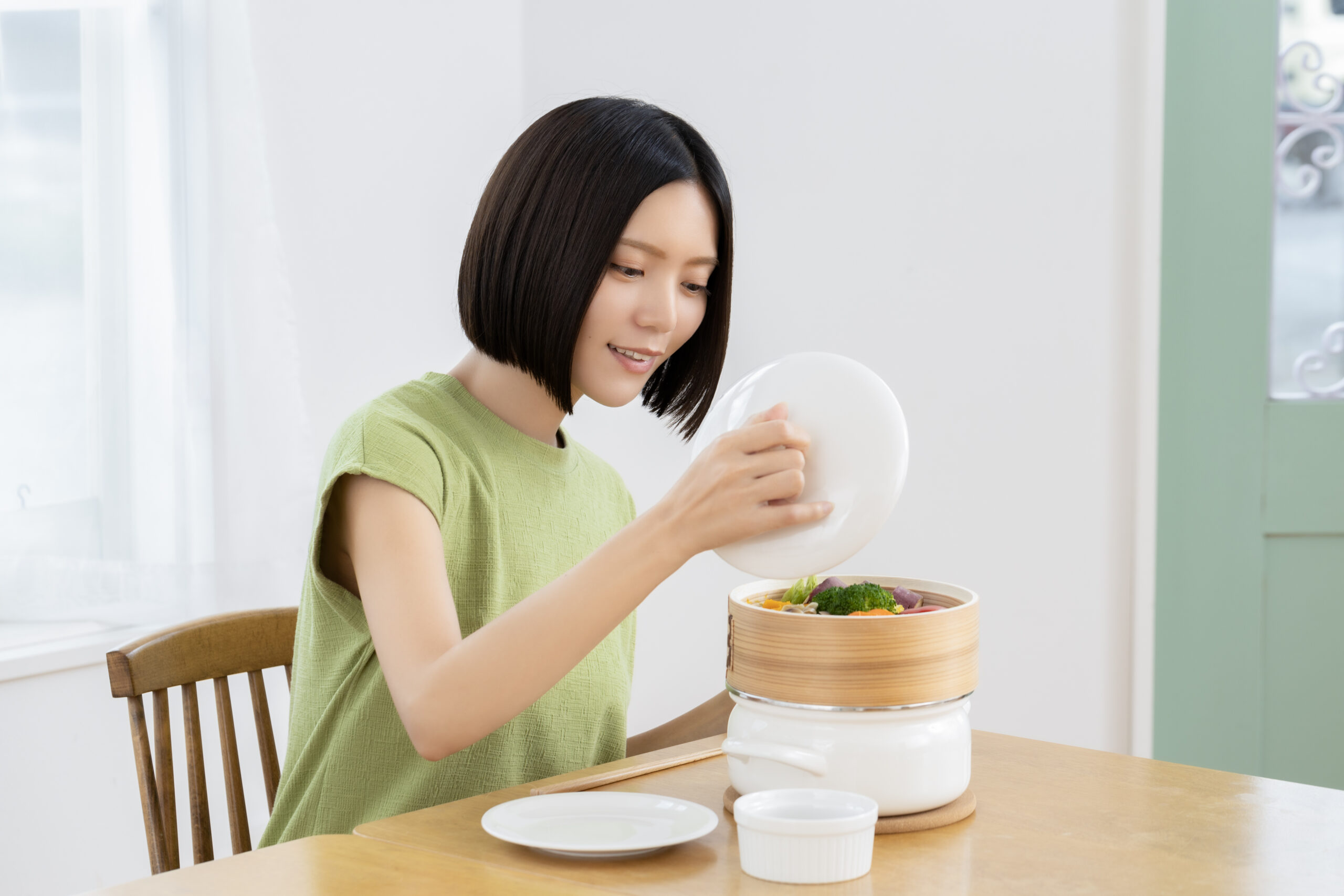 asuiro（あすいろ）は、コーヒーやキッチンツール、暮らしの道具を紹介するライフスタイルメディア。日々の暮らしに、やさしい彩りと小さな豊かさをお届けします。