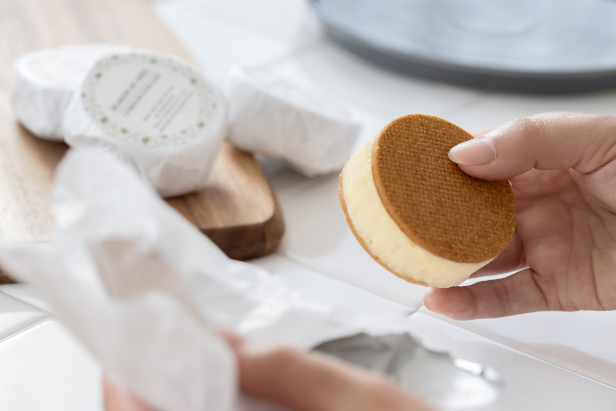 asuiro（あすいろ）は、コーヒーやキッチンツール、暮らしの道具を紹介するライフスタイルメディア。日々の暮らしに、やさしい彩りと小さな豊かさをお届けします。