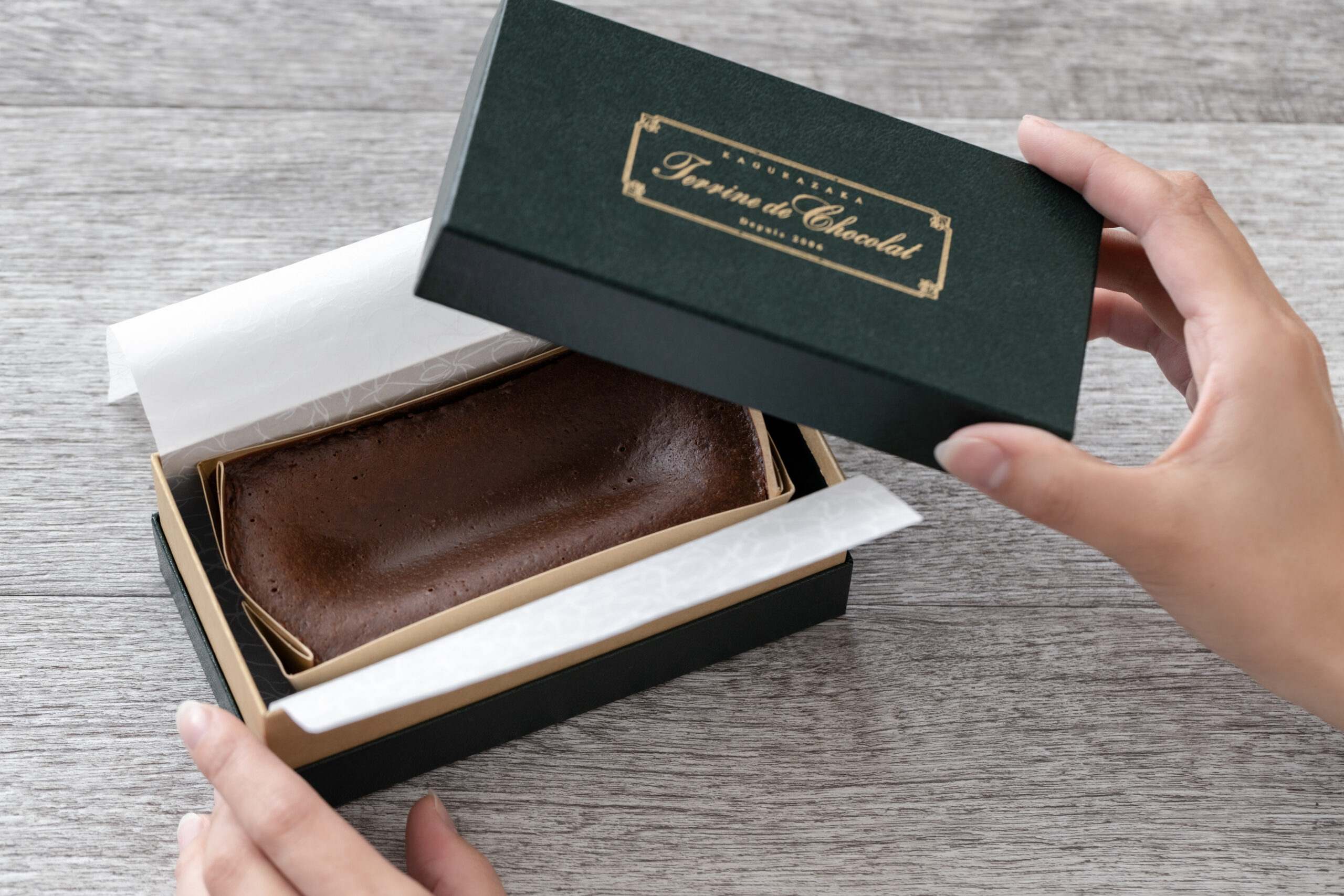 asuiro（あすいろ）は、コーヒーやキッチンツール、暮らしの道具を紹介するライフスタイルメディア。日々の暮らしに、やさしい彩りと小さな豊かさをお届けします。