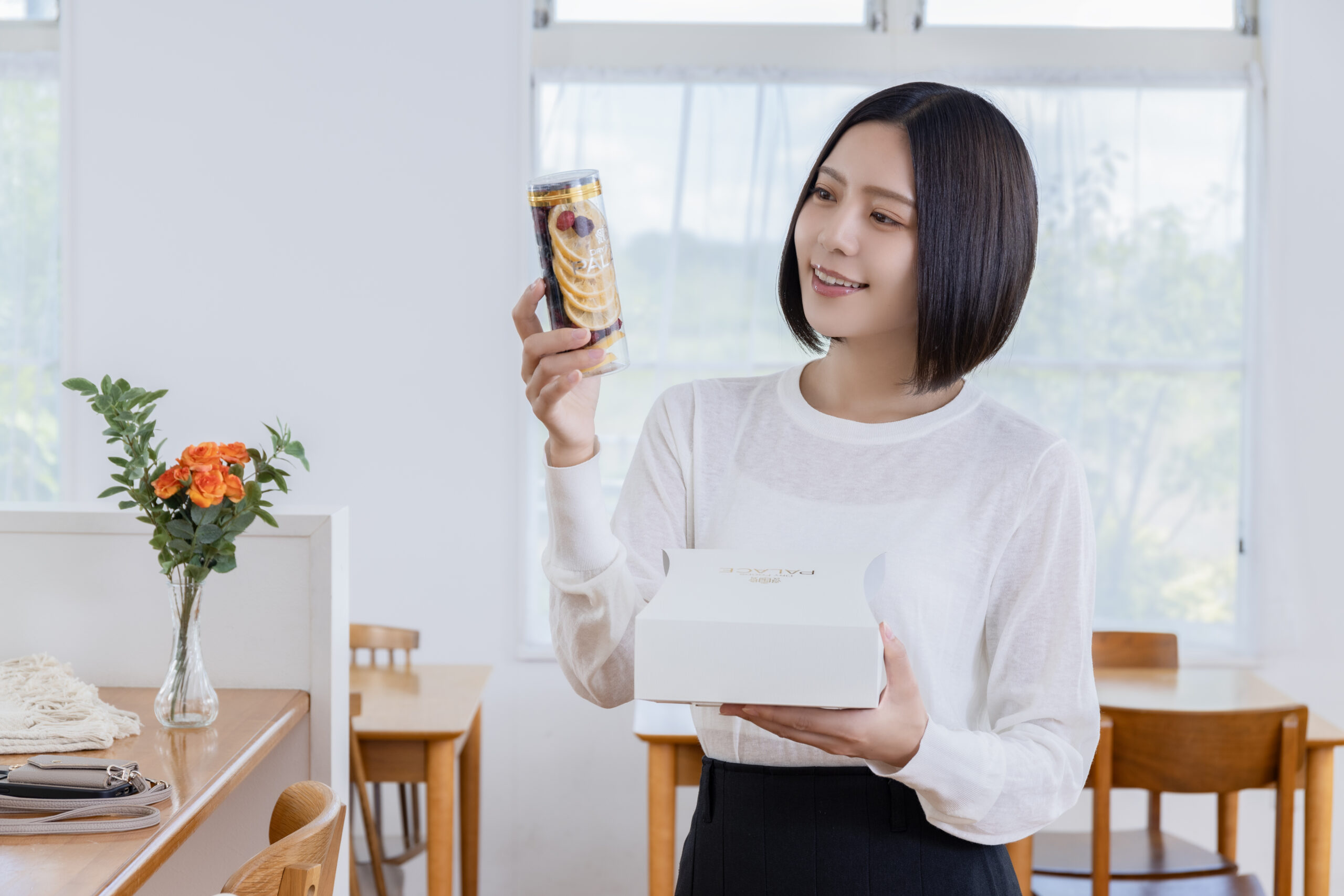 asuiro(あすいろ)は、コーヒーやキッチンツール、暮らしの道具を紹介するライフスタイルメディア。日々の暮らしに、やさしい彩りと小さな豊かさをお届けします。