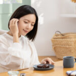 asuiro（あすいろ）は、コーヒーやキッチンツール、暮らしの道具を紹介するライフスタイルメディア。日々の暮らしに、やさしい彩りと小さな豊かさをお届けします。