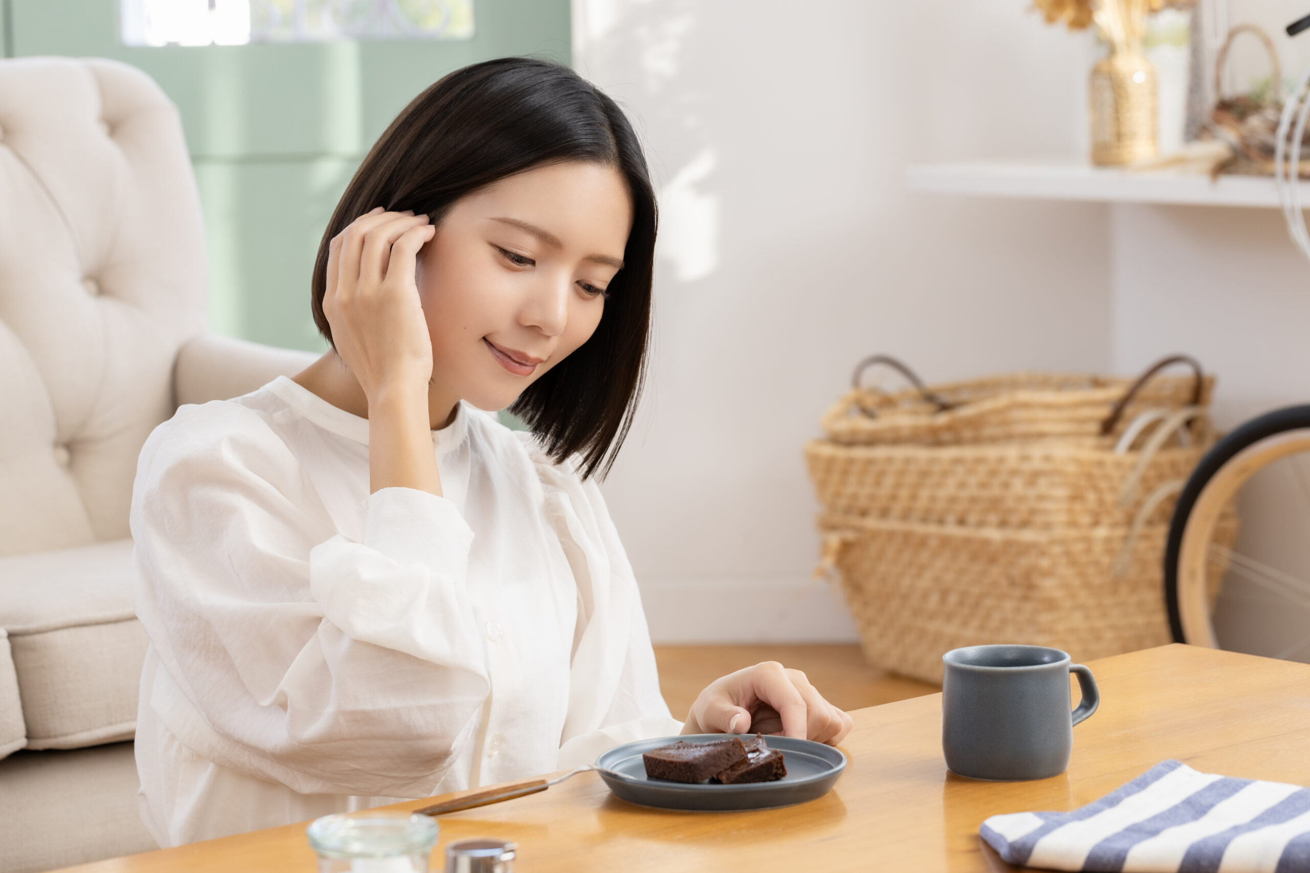 asuiro（あすいろ）は、コーヒーやキッチンツール、暮らしの道具を紹介するライフスタイルメディア。日々の暮らしに、やさしい彩りと小さな豊かさをお届けします。