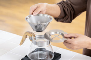 asuiro（あすいろ）は、コーヒーやキッチンツール、暮らしの道具を紹介するライフスタイルメディア。日々の暮らしに、やさしい彩りと小さな豊かさをお届けします。