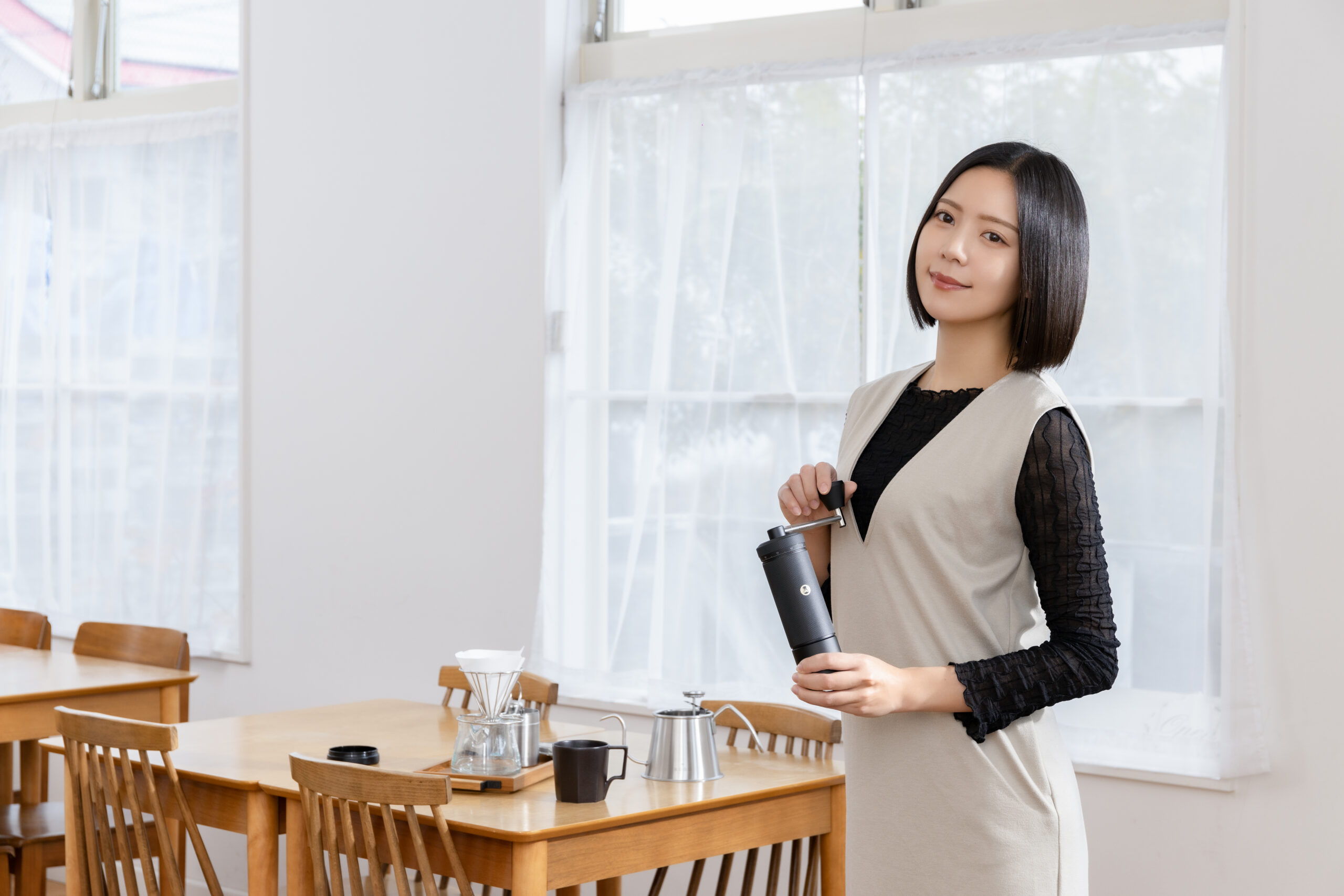 asuiro（あすいろ）は、コーヒーやキッチンツール、暮らしの道具を紹介するライフスタイルメディア。日々の暮らしに、やさしい彩りと小さな豊かさをお届けします。