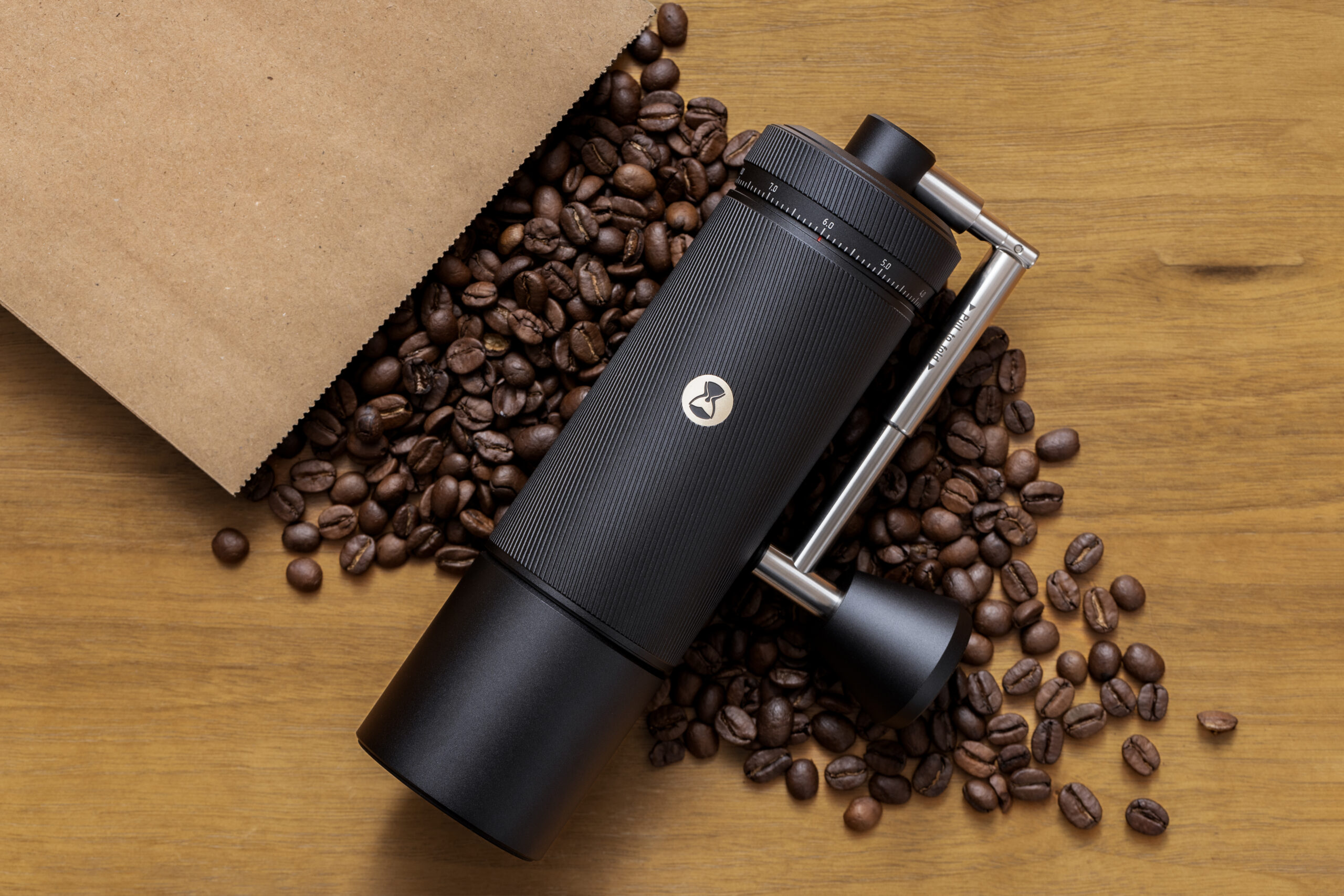 asuiro（あすいろ）は、コーヒーやキッチンツール、暮らしの道具を紹介するライフスタイルメディア。日々の暮らしに、やさしい彩りと小さな豊かさをお届けします。