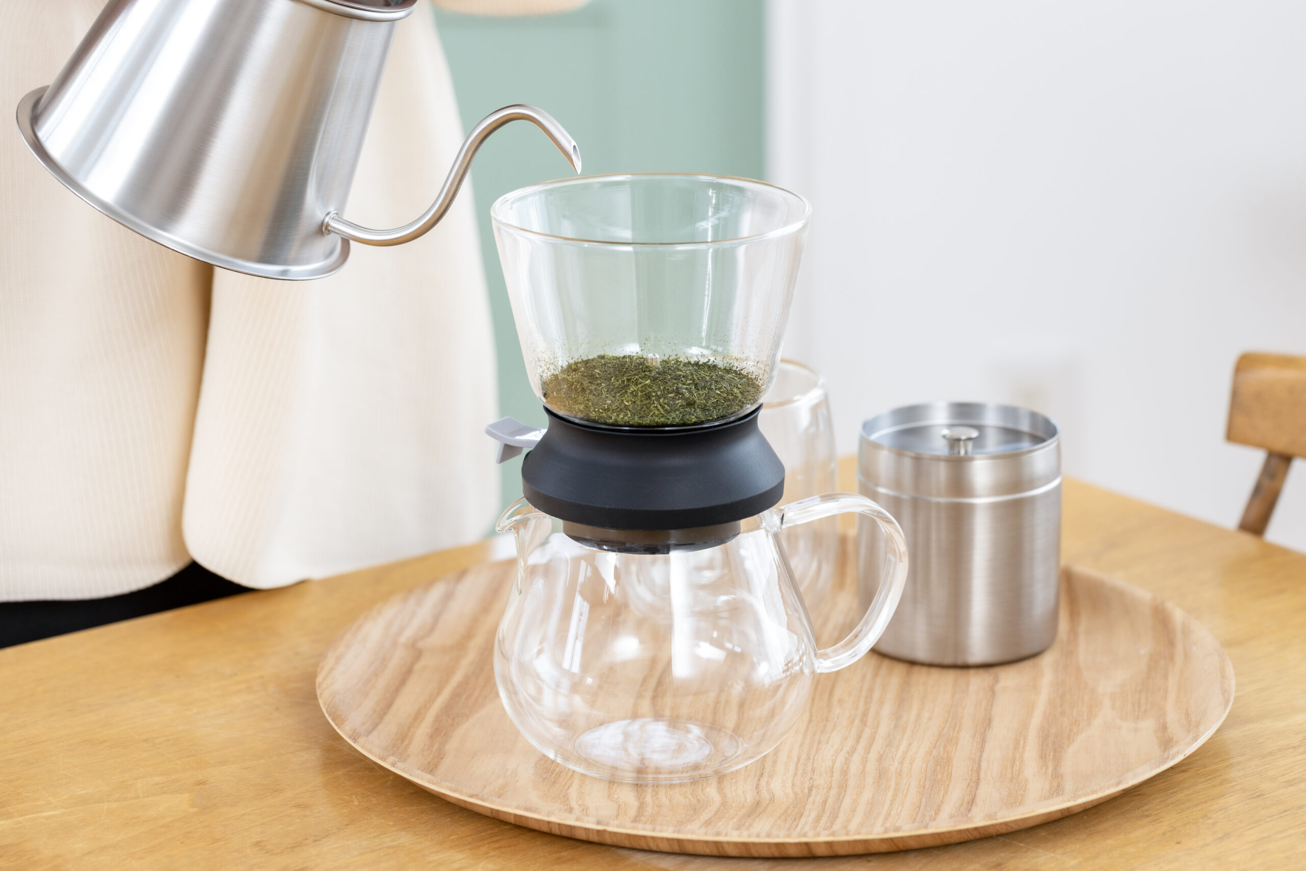 asuiro（あすいろ）は、コーヒーやキッチンツール、暮らしの道具を紹介するライフスタイルメディア。日々の暮らしに、やさしい彩りと小さな豊かさをお届けします。