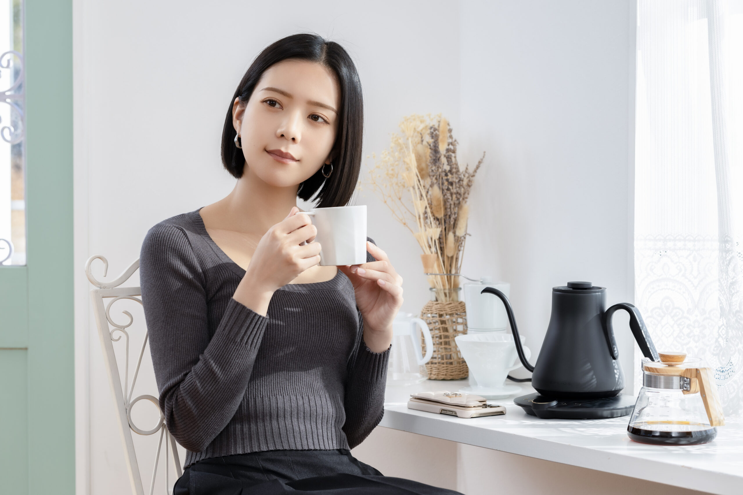 asuiro（あすいろ）は、コーヒーやキッチンツール、暮らしの道具を紹介するライフスタイルメディア。日々の暮らしに、やさしい彩りと小さな豊かさをお届けします。