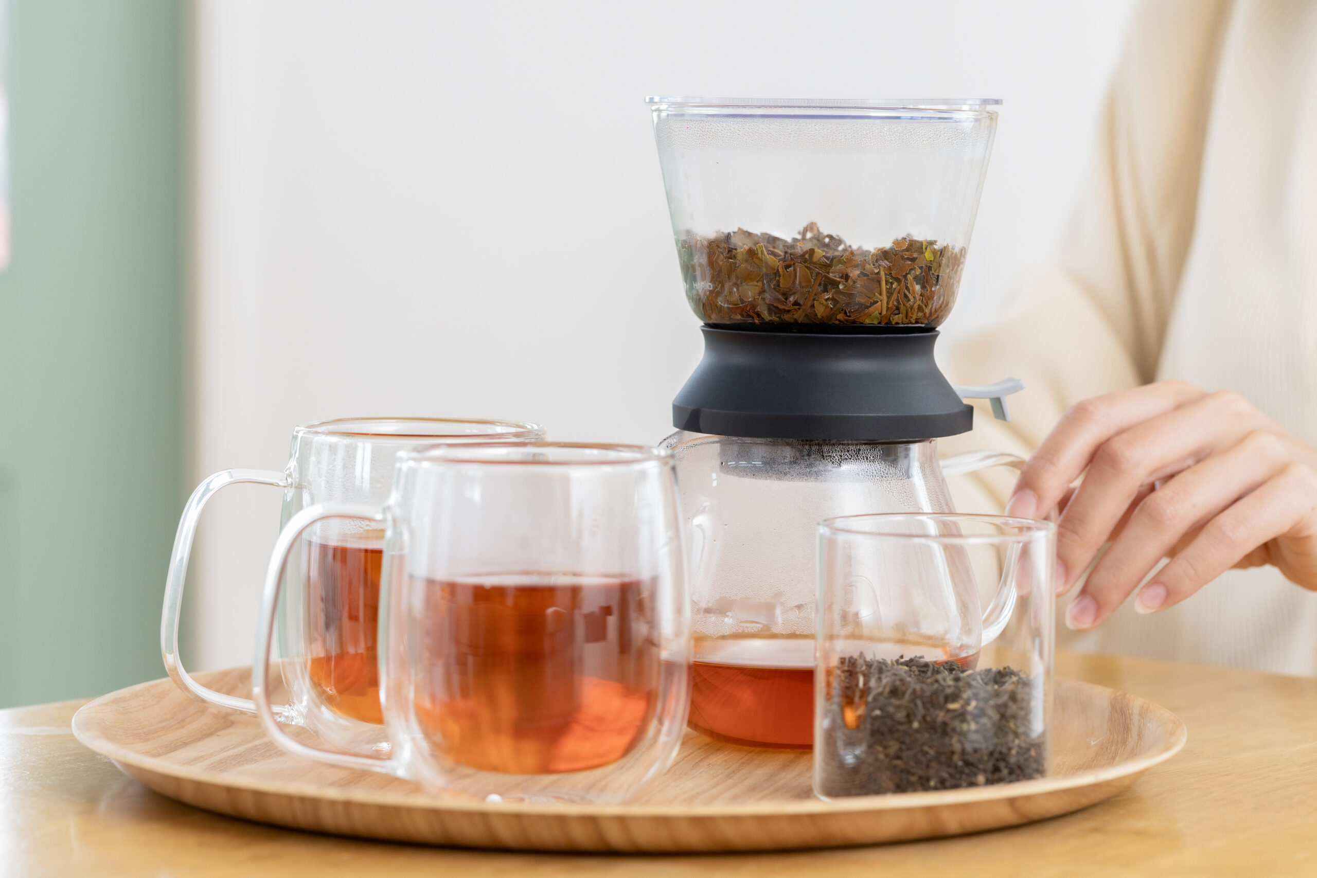 asuiro（あすいろ）は、コーヒーやキッチンツール、暮らしの道具を紹介するライフスタイルメディア。日々の暮らしに、やさしい彩りと小さな豊かさをお届けします。