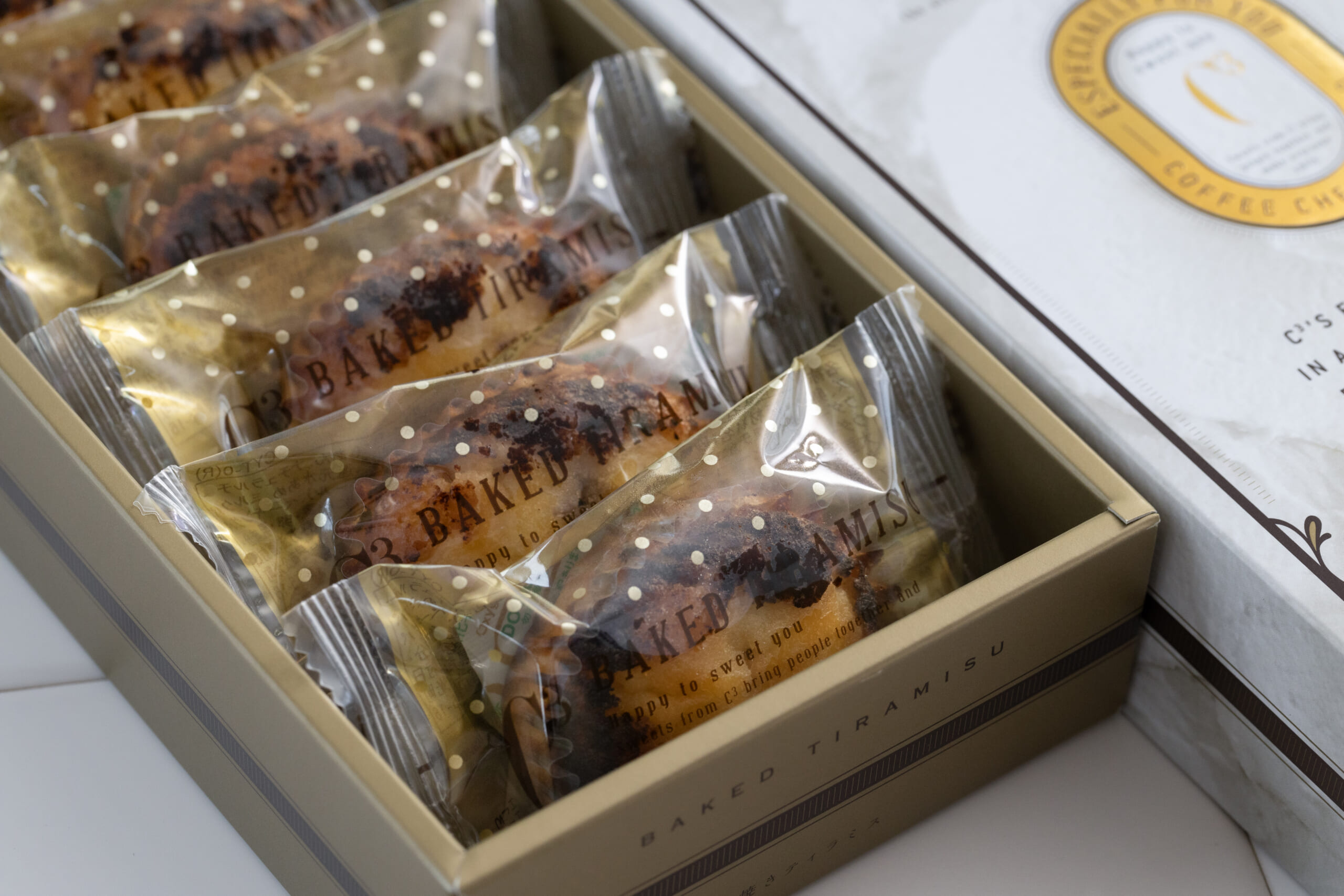 asuiro（あすいろ）は、コーヒーやキッチンツール、暮らしの道具を紹介するライフスタイルメディア。日々の暮らしに、やさしい彩りと小さな豊かさをお届けします。