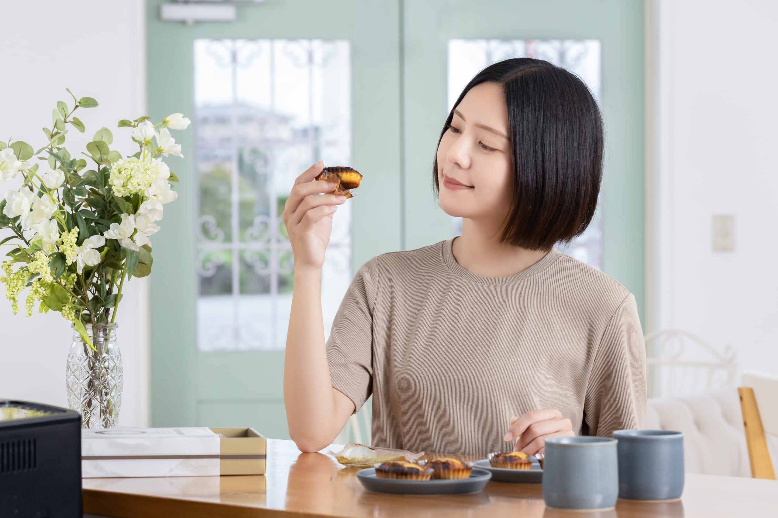asuiro（あすいろ）は、コーヒーやキッチンツール、暮らしの道具を紹介するライフスタイルメディア。日々の暮らしに、やさしい彩りと小さな豊かさをお届けします。